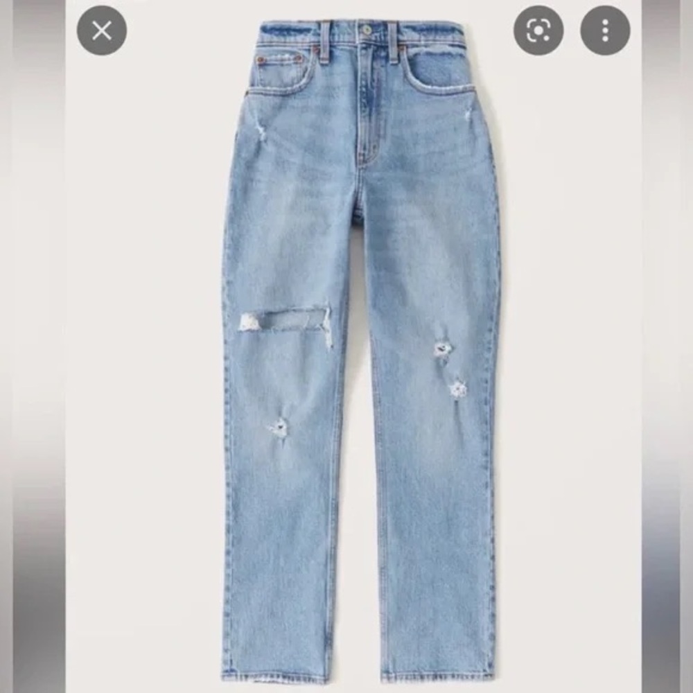 Abercrombie Curve Love Ultra High Rise Straight Jeans in Light Ripped Wash